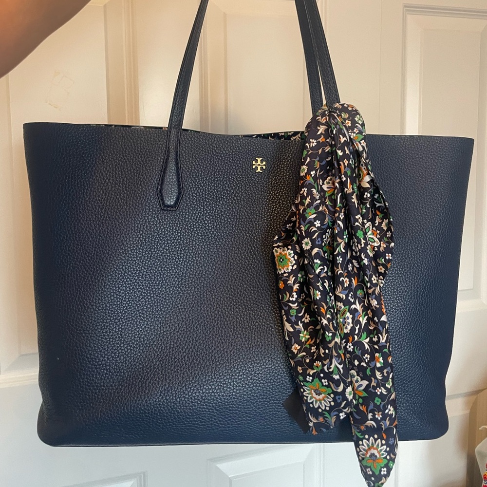 ❌ SOLD Tory Burch Triple Compartment Tote ❌